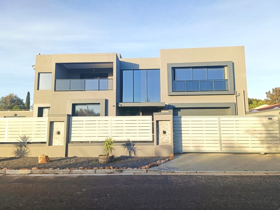 6 Bedroom Property for Sale in Elim Western Cape